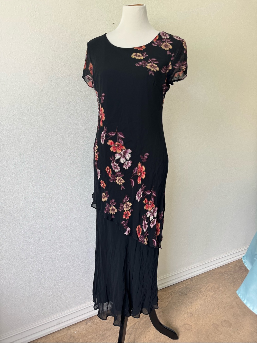 Eva Blue Black Beaded Floral Short-Sleeve Maxi Dress